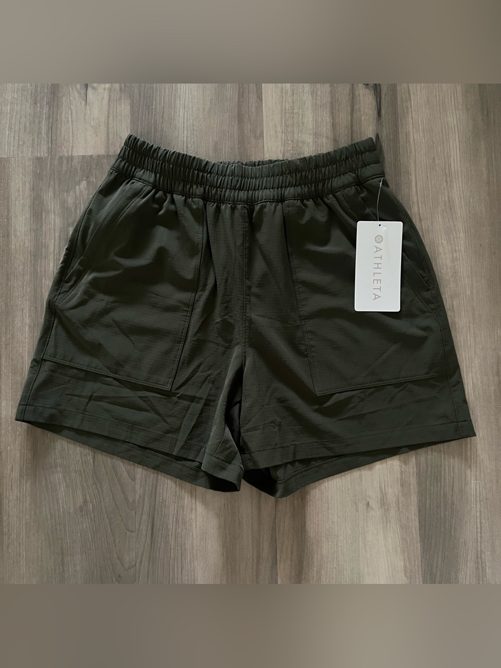 Athleta Boundless Shorts Dark Green Size XS 4.5 inch Inseam NWT